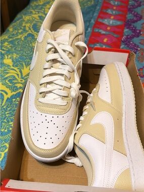 Nike Low-Top Sneakers in White and Cream